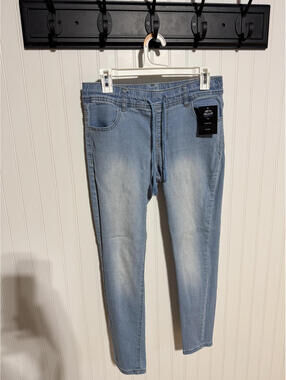 Vintage Violet Women's 8P Light Wash Denim Jogger Pants